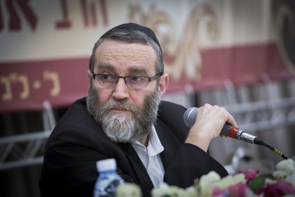 שלוחי חב"ד נגד ח"כ משה גפני בנושא פינוי יישובים