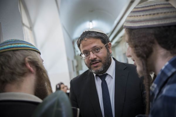 המשטרה תפצה תושב הר חברון ב- 40 אלף ש"ח