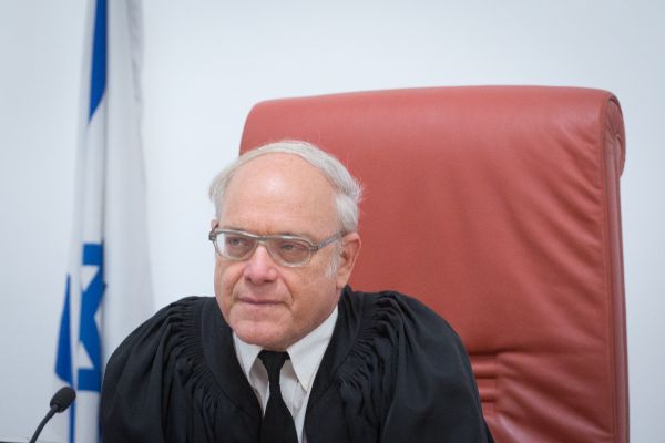 בג"ץ הקפיא את חוק ההסדרה עד "אחרי החגים"