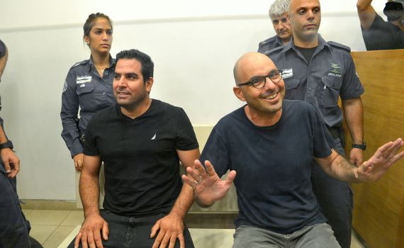 מול בית היועמ"ש: "כיכר גורן הפכה לסמל המחאה"