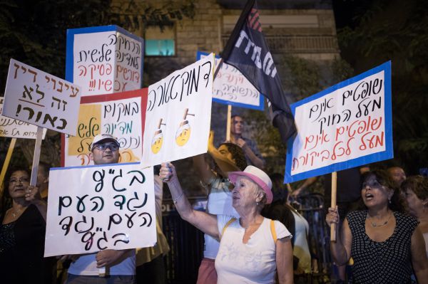 תושבי דרום ת"א עושים "אלדד יניב" למרים נאור
