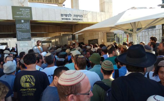 צפו: שיא במספר היהודים העולים להר הבית