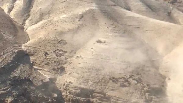 צפו: מסוק מחלץ מטיילים שנתקעו בואדי קלט