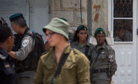 סוכל פיגוע דקירה בכניסה למערת המכפלה