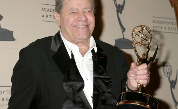 בגיל 91: הקומיקאי היהודי ג'רי לואיס הלך לעולמו