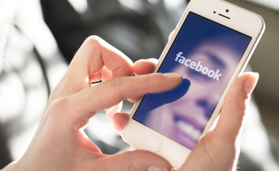 מעגלת פינות: פייסבוק מתכננת שינוי בפרופיל שלנו