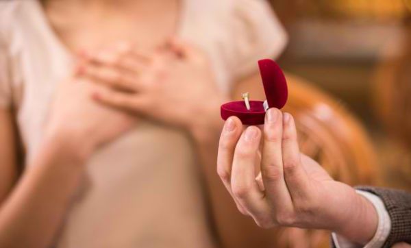 בל"חים? ערוץ 2 ישדר 4 תכניות שידוכים