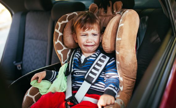 הילד נשכח ברכב? בקרוב: האמצעים שנחוייב לשים