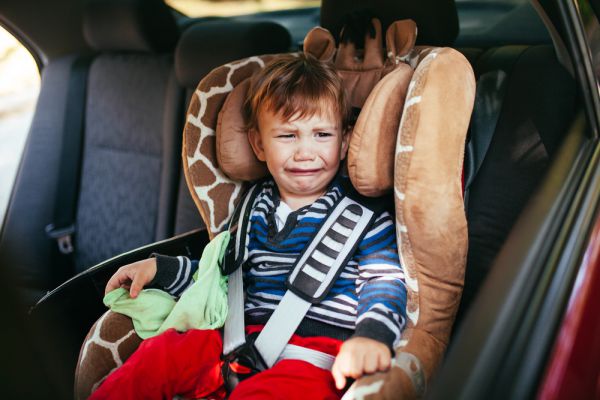 הילד נשכח ברכב? בקרוב: האמצעים שנחוייב לשים