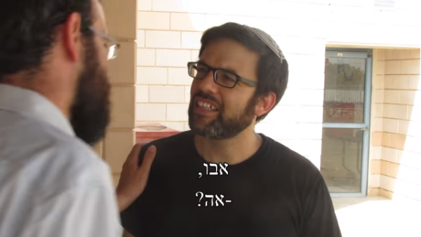 על כסף או על תרנגולת? כוכב אנדרדוס מברר