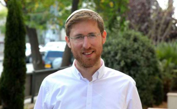 צפו: תלמידי ישיבת ההסדר שזכו לשיר עם יצחק מאיר