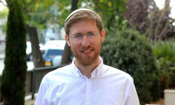 צפו: תלמידי ישיבת ההסדר שזכו לשיר עם יצחק מאיר