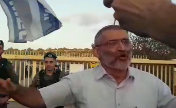 צפו: מיכאל בן ארי מפתיע את הרמטכ"ל