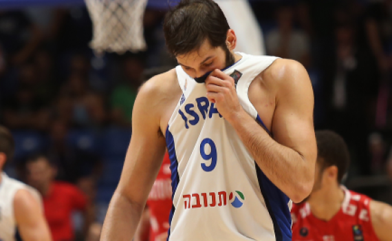 אלפי שקלים ותכשיטים:חדרי שחקני הנבחרת נפרצו