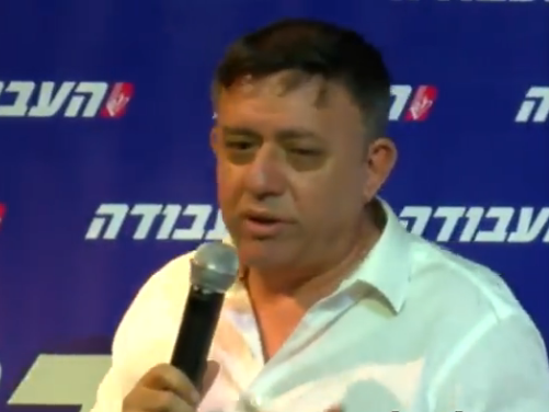 גבאי באמירה תמוהה: 'לילד חרדי אסור לגעת באמא שלו'