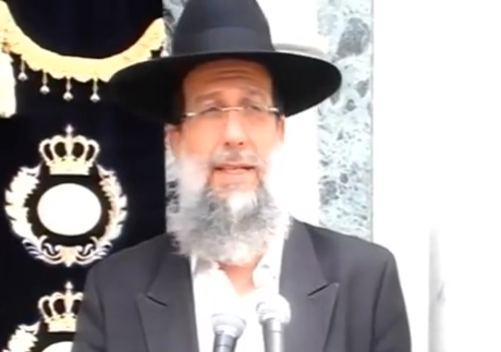 מאחורי הקלעים: זה הרב שמתעקש שגואטה יתפטר