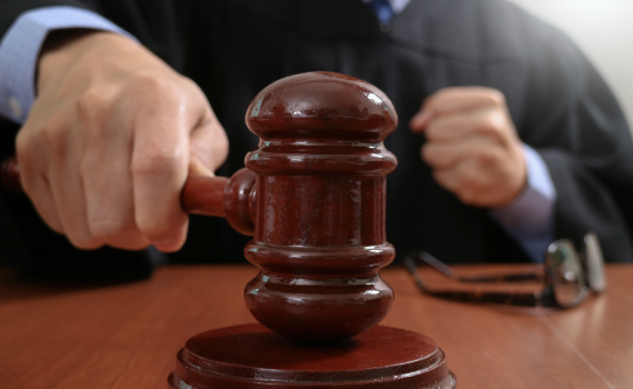 צפו: כשאתה מגלה שהשופט הוא אבא שלך