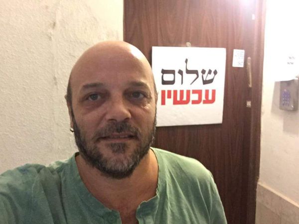 העיתונאי שהקים התנחלות מצטרף לשלום עכשיו