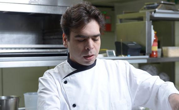 עם נחיתתו בארץ: שף מוכר נעצר בנתב"ג