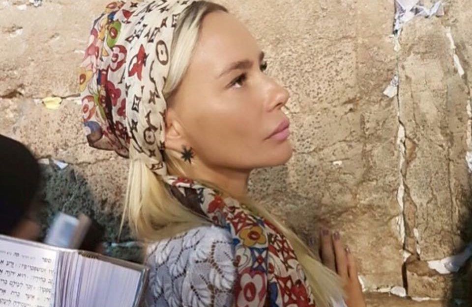 ריגשה את הרשת: כוכבת 'השיר שלנו' מתחזקת