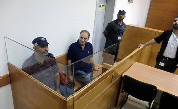 פרשת הצוללות: זה השר לשעבר שנעצר הבוקר