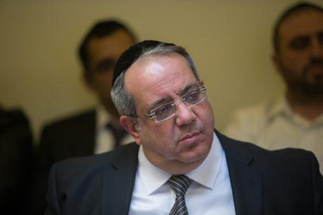 מתקפה חריפה: עדיף לאכול חזיר מחתונה להטב"ית