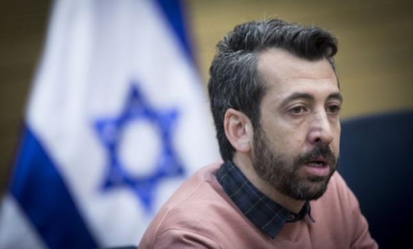 בגלל עמוד פייסבוק: ערוץ 10 תובע את גיא לרר?