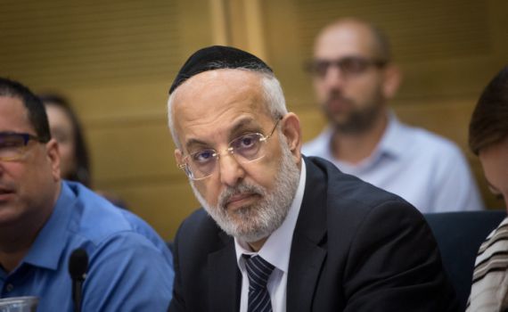 חוזר לכנסת:  נהרי התפטר מתפקיד שר הפנים