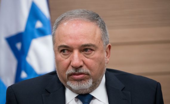 אחרי ההתפטרות: ליברמן מצא מחליף לליאור לוטן