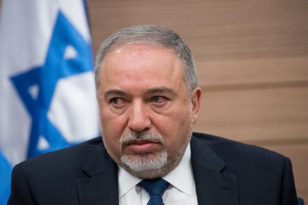 אחרי ההתפטרות: ליברמן מצא מחליף לליאור לוטן