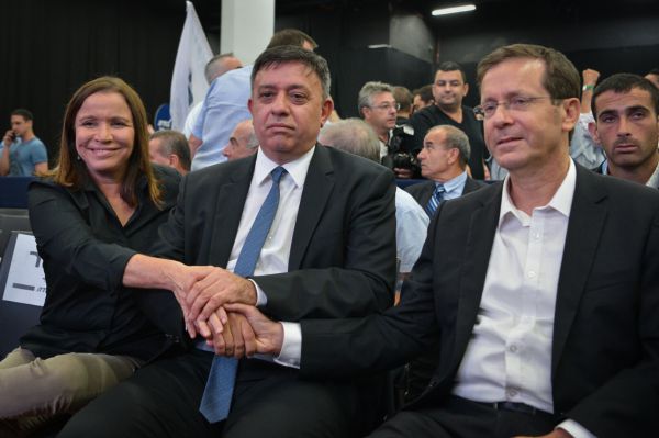 ניצחון גדול לגבאי בוועידת מפלגת העבודה