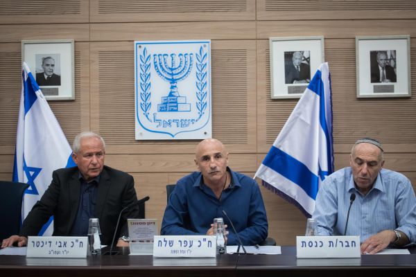 משרד רה"מ בגיבוי מלא לחכי"ם שלא חתמו על הדו"ח