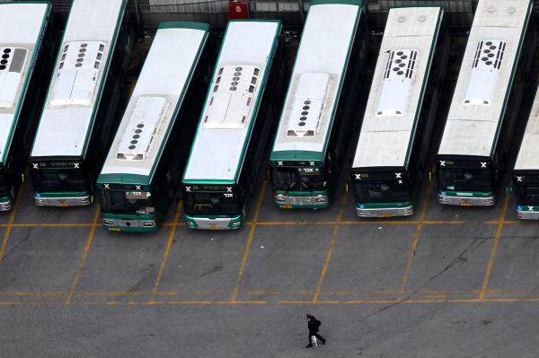 המדינה לבג"צ: אין צורך בתחבורה ציבורית בשבת