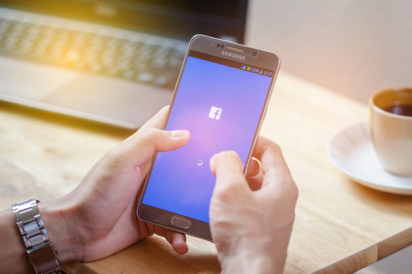 רווקים? אולי בקרוב פייסבוק תמצא לכם שידוך