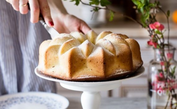 לא נופלת רחוק מהעץ: מתכון לעוגת שבת חגיגית