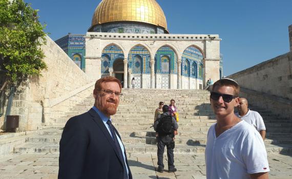 המתנה שקיבל ח"כ גליק מרה"מ לרגל חתונת בנו