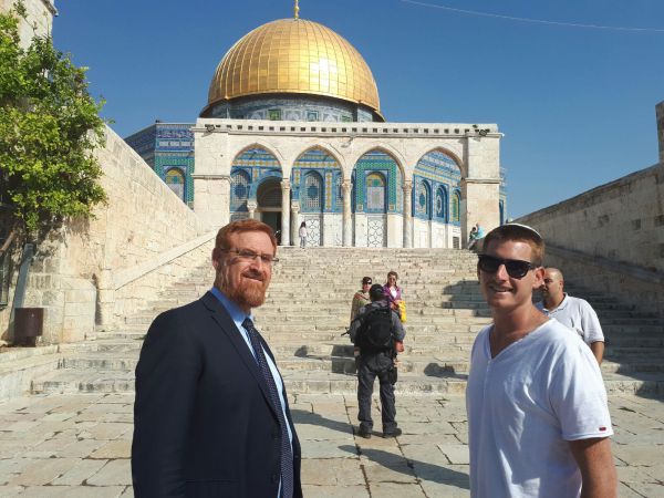 המתנה שקיבל ח"כ גליק מרה"מ לרגל חתונת בנו