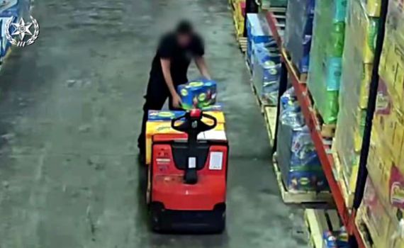 נחשפה: רשת להברחת פלאפונים לאסירים בטחוניים