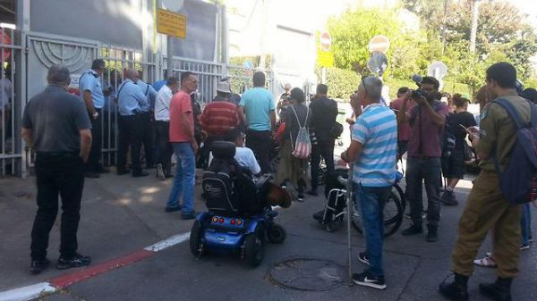 הגיעו לבלפור: מחאת הנכים מול בית רה"מ