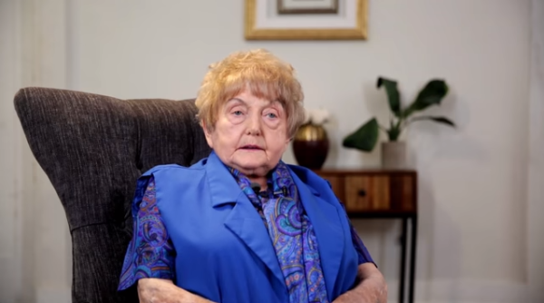 צפו: ניצולת השואה סלחה למנגלה וחטפה מהגולשים