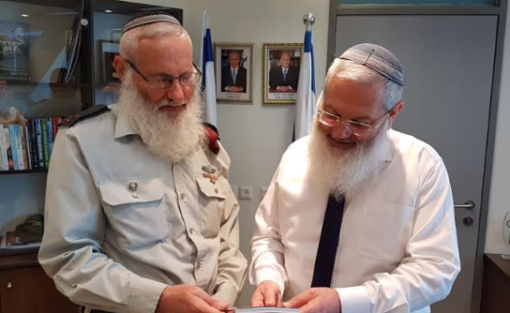 תכירו: הספר שכל חייל דתי חייב