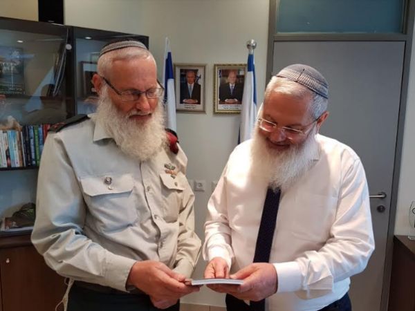 תכירו: הספר שכל חייל דתי חייב