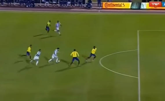 לבד: צפו במסי מעלה את נבחרת ארגנטינה למונדיאל