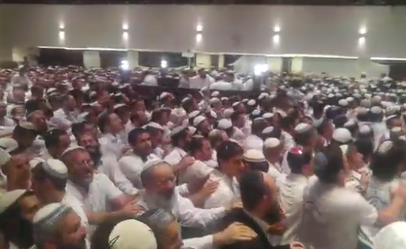 צפו. מפגן כוח אדיר: אלפים בהקפות השניות ב'הר המור'