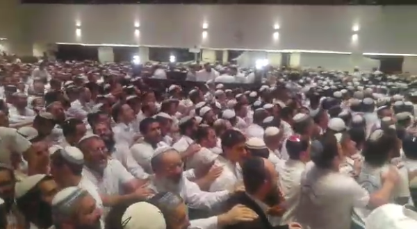 צפו. מפגן כוח אדיר: אלפים בהקפות השניות ב'הר המור'