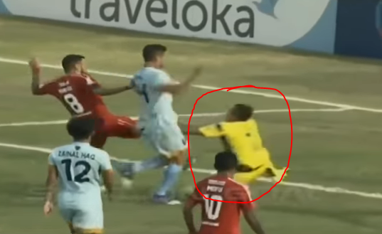 תיעוד קשה • לעיני הצופים: השוער הותיק נהרג