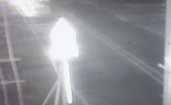 צפו: רכבת מתנגשת ברכב שניסה לחצות את המסילה