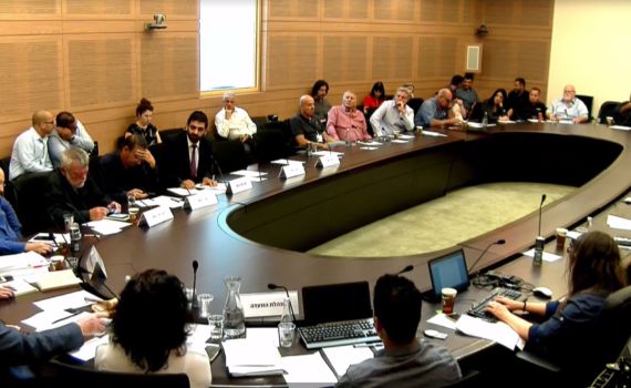 שכר המינימום יעלה ל- 5,300 שקלים • הנכים מחו