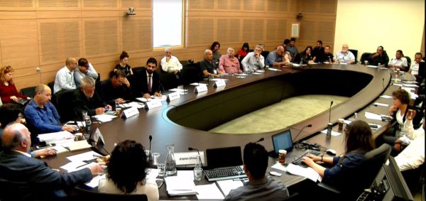 שכר המינימום יעלה ל- 5,300 שקלים • הנכים מחו