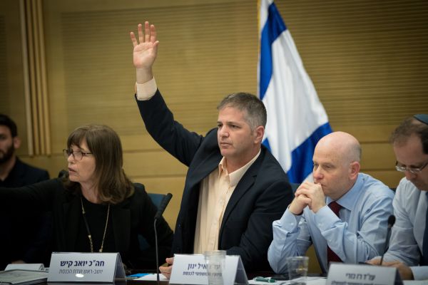 מנדלבליט מורה למשטרה להחרים את הדיון בכנסת